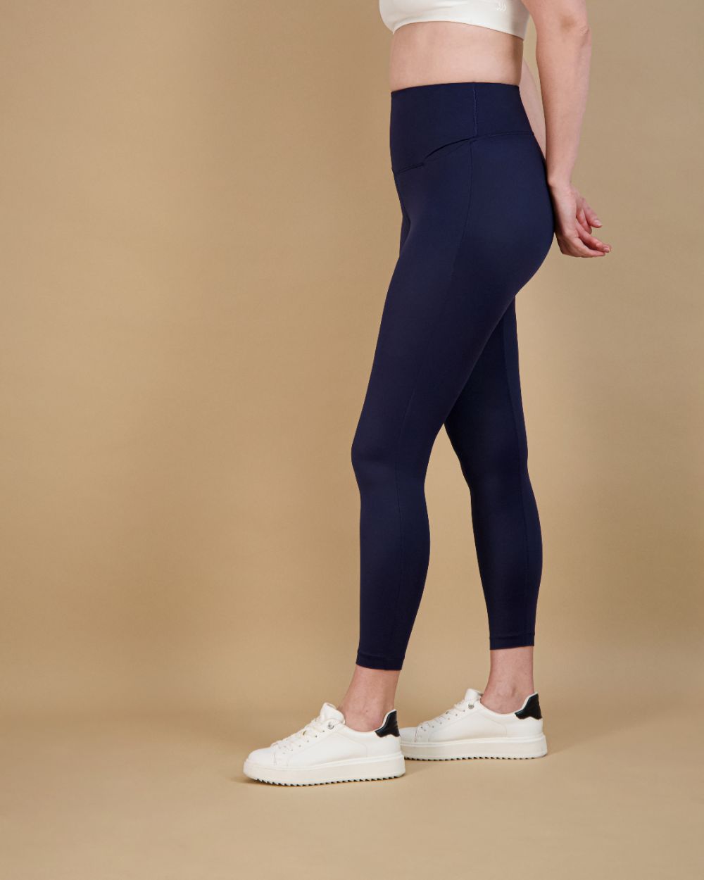 Flex Tummy Smoothing Crop Legging 22" with Pocket